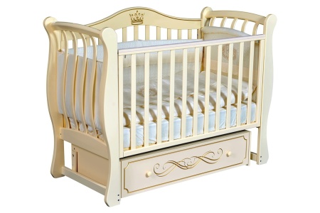 Кроватка "Bella 2" с декоративной резьбой