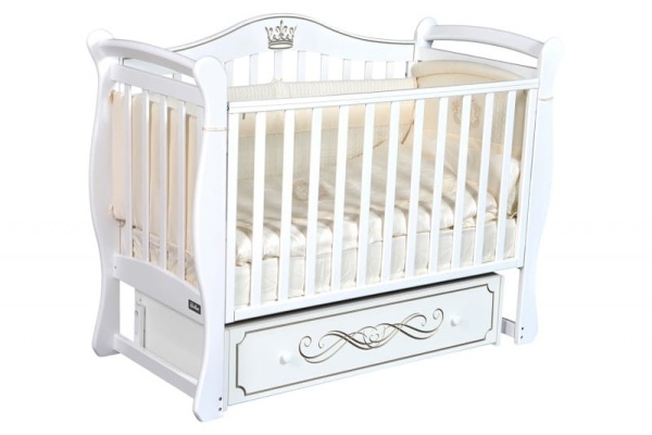 Кроватка с маятником "Stella"